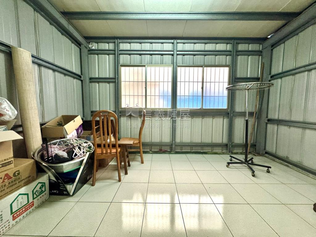 大里二期興大貴族臨路透天房屋室內格局與周邊環境
