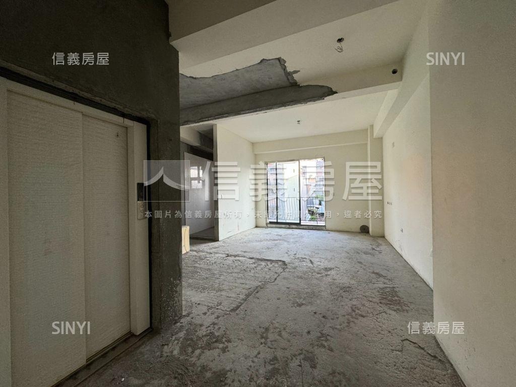 中正商圈大器別墅房屋室內格局與周邊環境