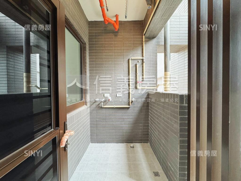 鴻豐青明亮美景兩房車位房屋室內格局與周邊環境