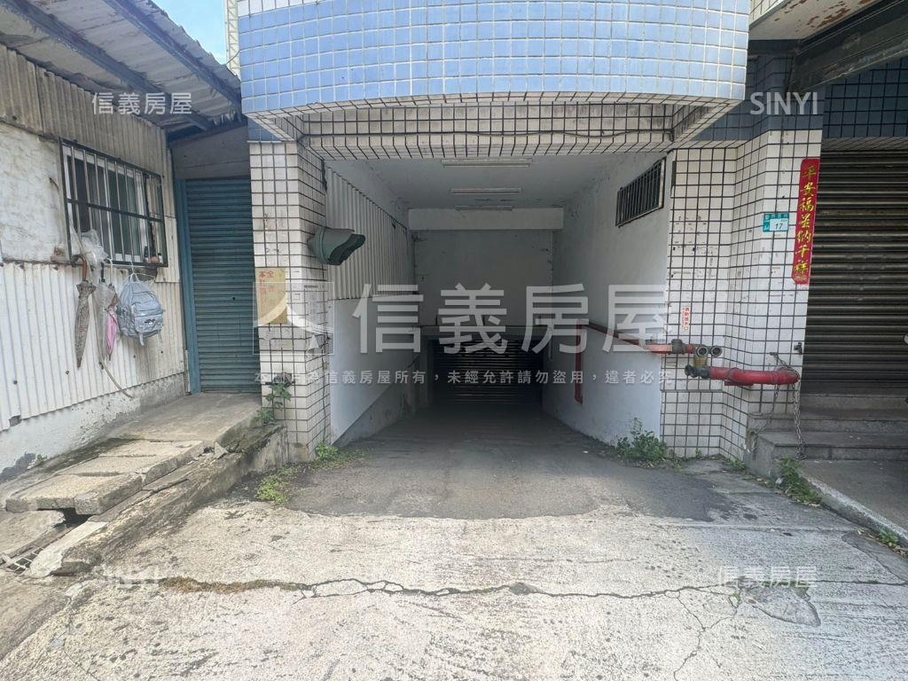 西雲路８８巷車位房屋室內格局與周邊環境