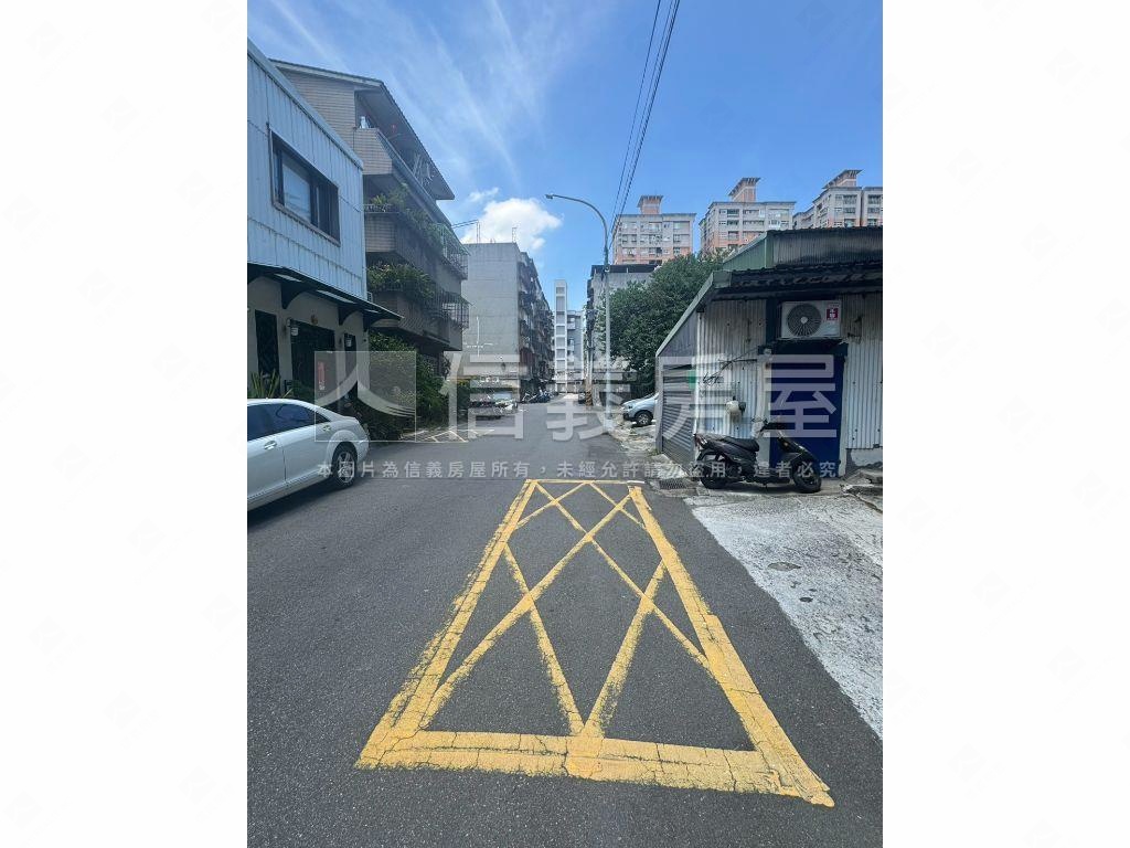 西雲路８８巷車位房屋室內格局與周邊環境