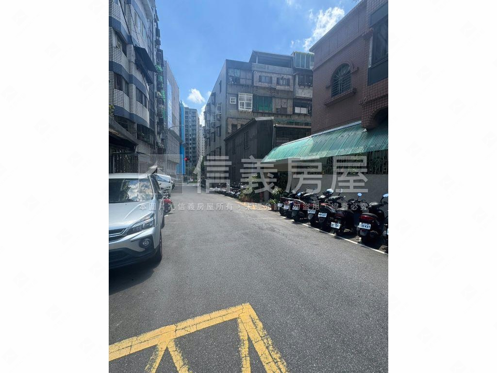 西雲路８８巷車位房屋室內格局與周邊環境