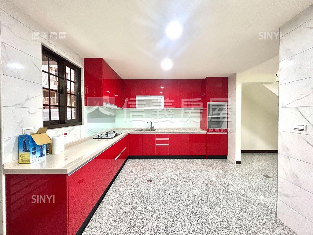 土地４４坪忠勇電梯別墅房屋室內格局與周邊環境