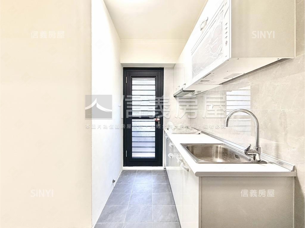 公園新第新整理三房房屋室內格局與周邊環境