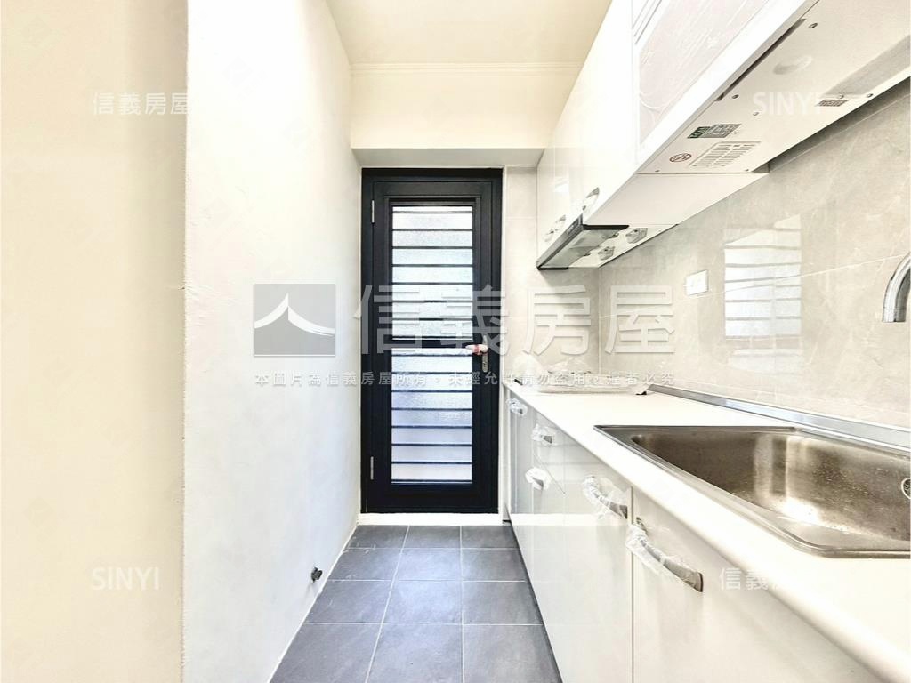 公園新第新整理三房房屋室內格局與周邊環境