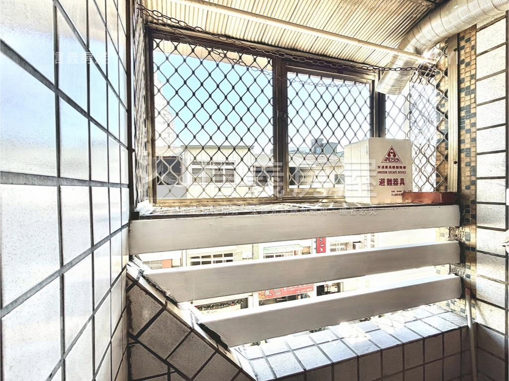 公園新第新整理三房房屋室內格局與周邊環境