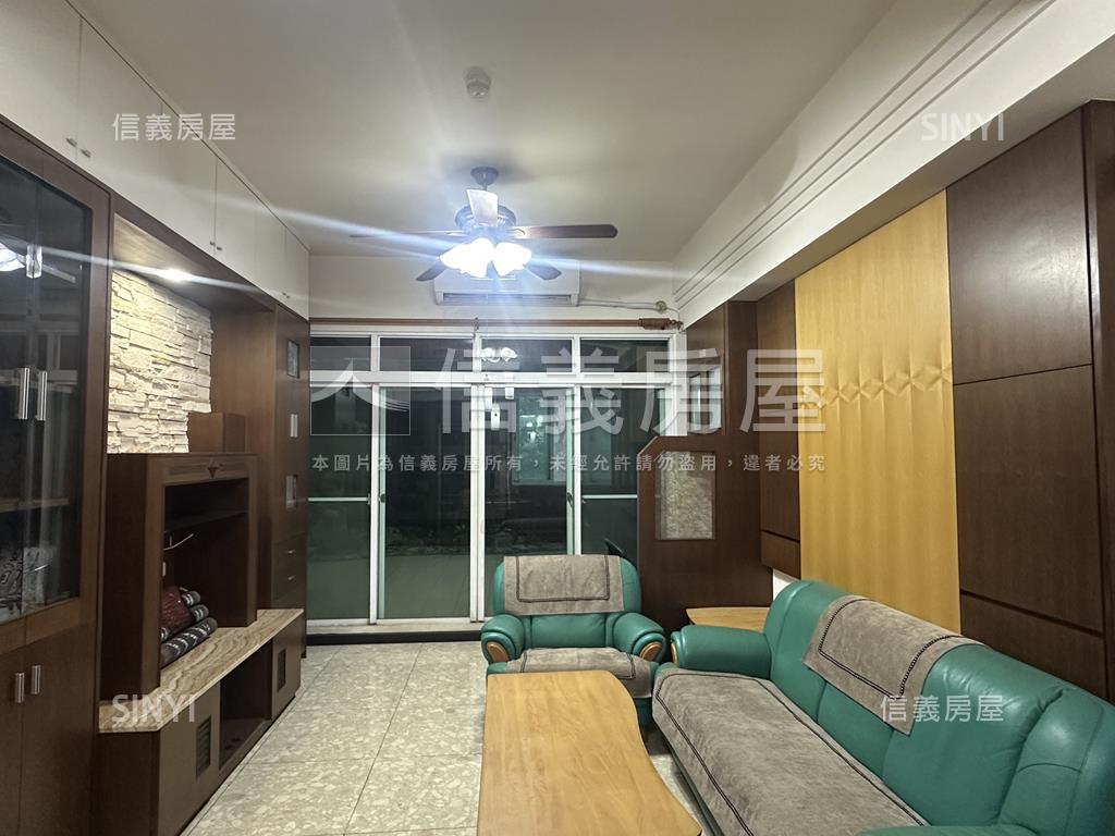近文山綠景三房平車房屋室內格局與周邊環境