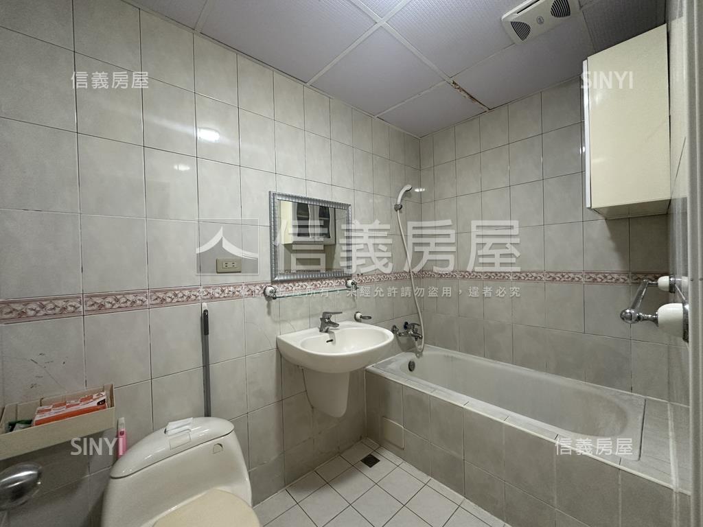 近文山綠景三房平車房屋室內格局與周邊環境