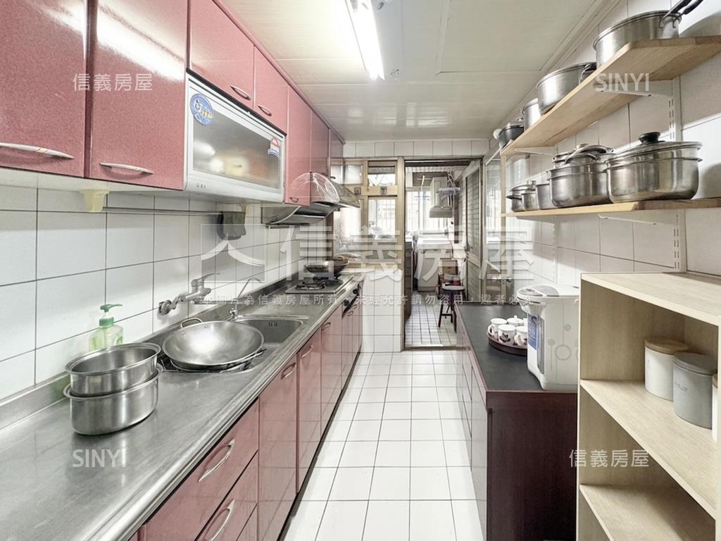 ｛專任｝空三Ｄ區三房房屋室內格局與周邊環境