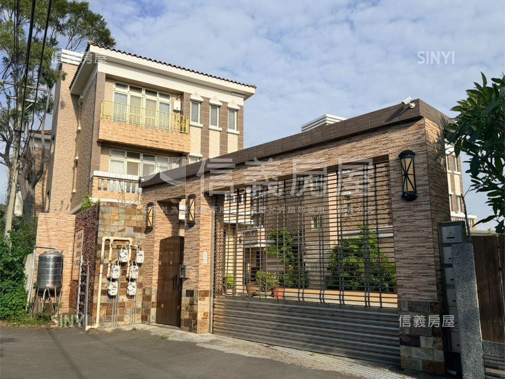 專任鳳岡透天房屋室內格局與周邊環境