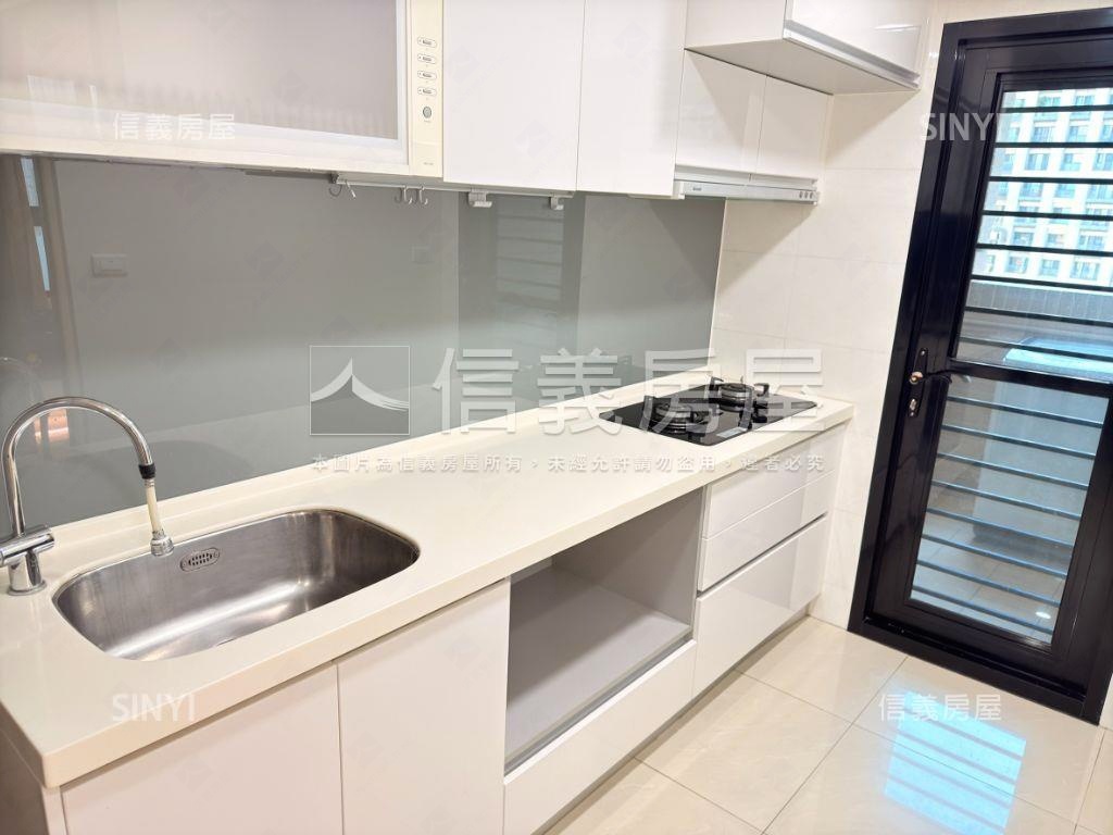 逢甲１２期典雅兩房兩衛房屋室內格局與周邊環境