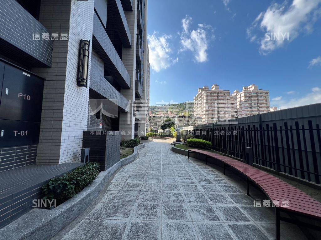 挑【高第】兩房平面車位房屋室內格局與周邊環境