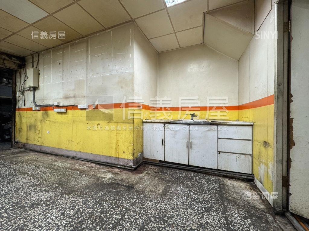 邊間一樓金店面房屋室內格局與周邊環境