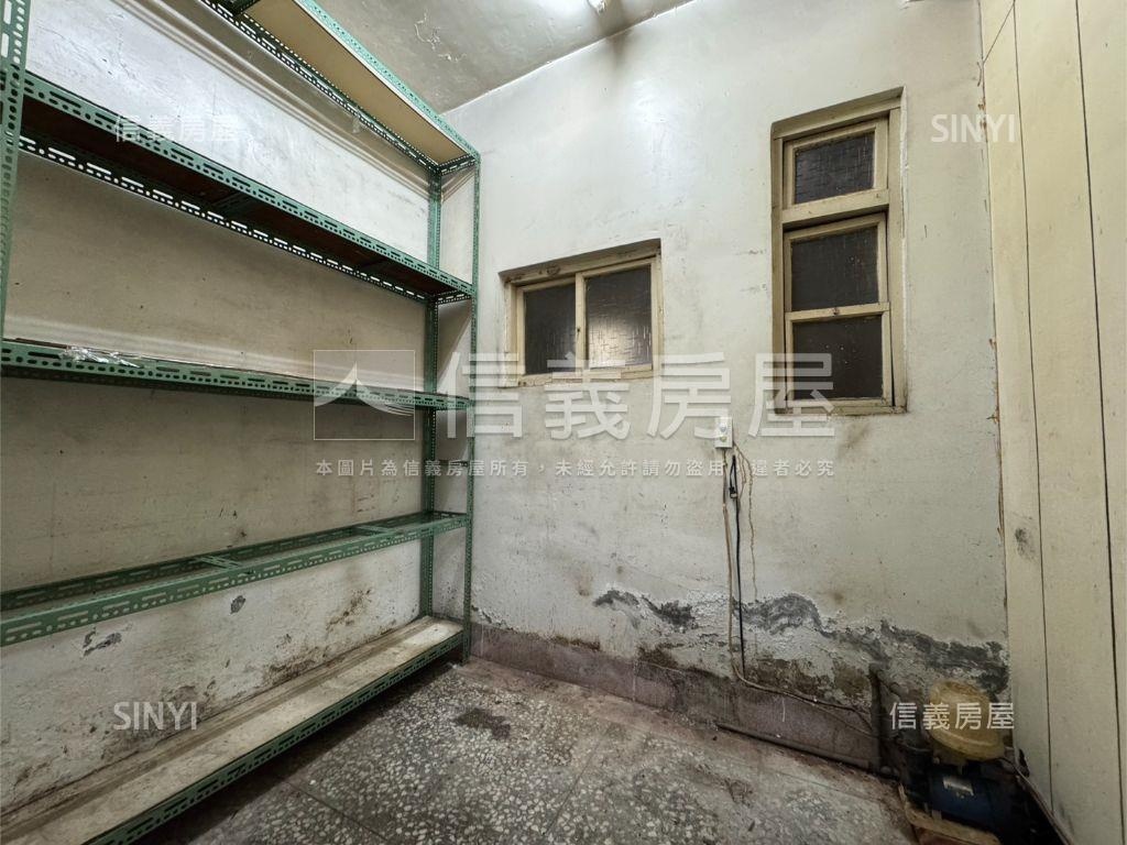 邊間一樓金店面房屋室內格局與周邊環境