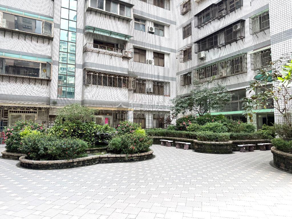 星洲成家｜舒適３房車位房屋室內格局與周邊環境