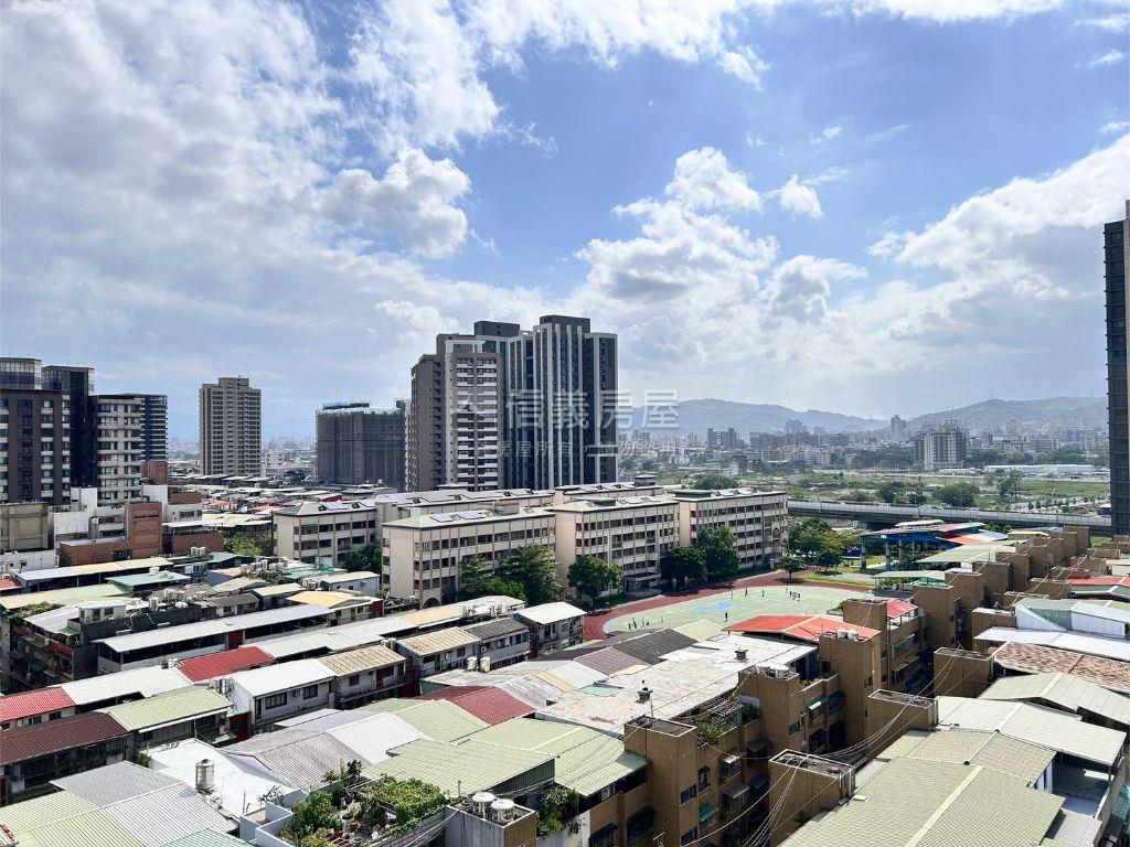 星洲成家｜舒適３房車位房屋室內格局與周邊環境