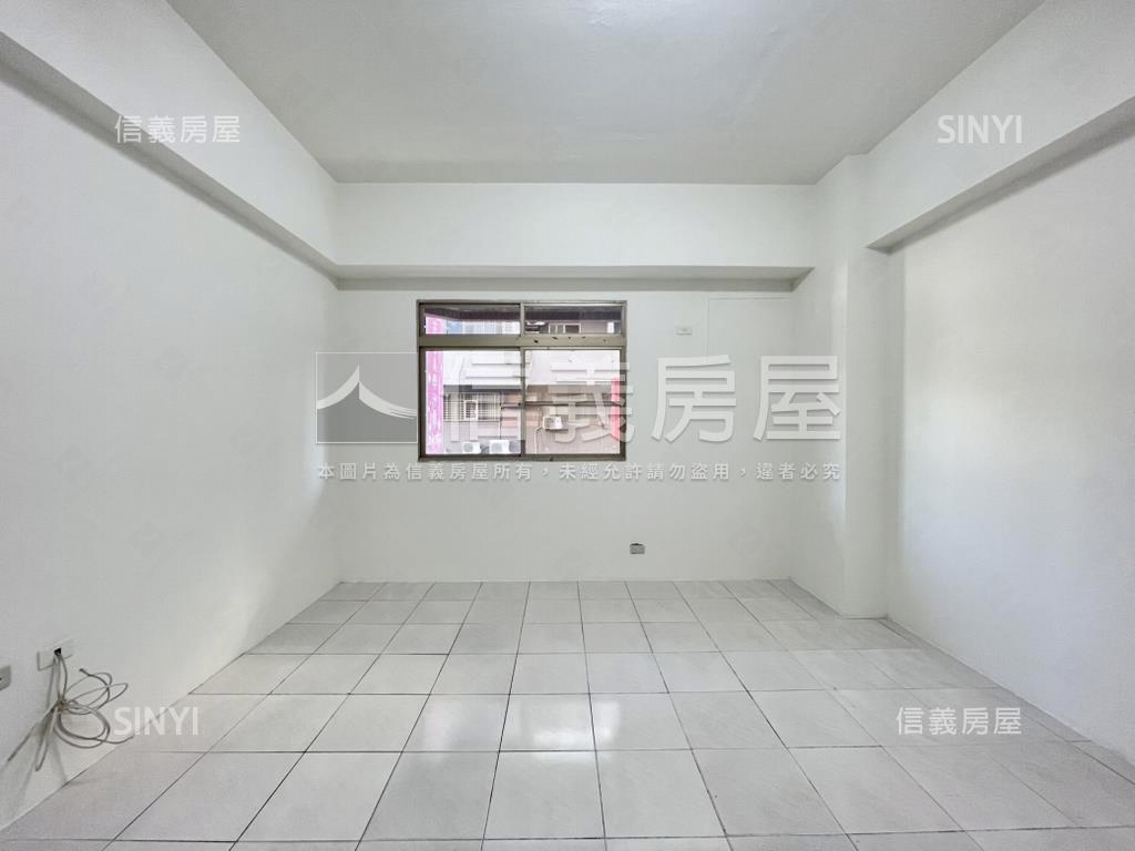 崇信街店面三房平車房屋室內格局與周邊環境