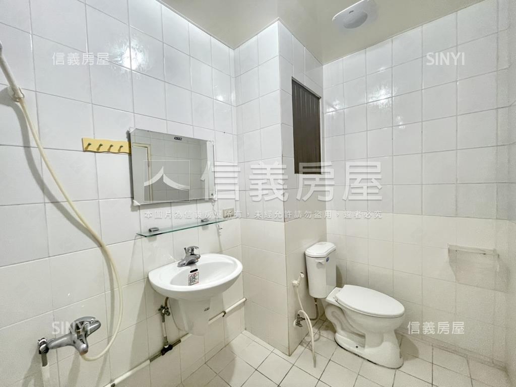 崇信街店面三房平車房屋室內格局與周邊環境