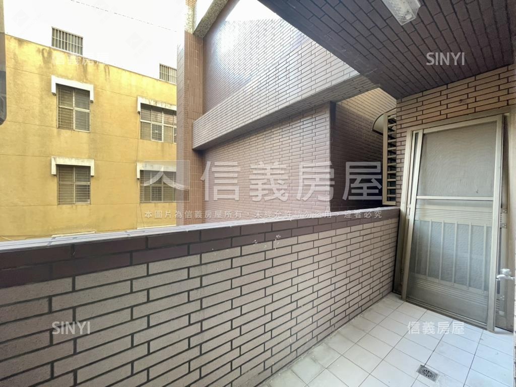 崇信街店面三房平車房屋室內格局與周邊環境