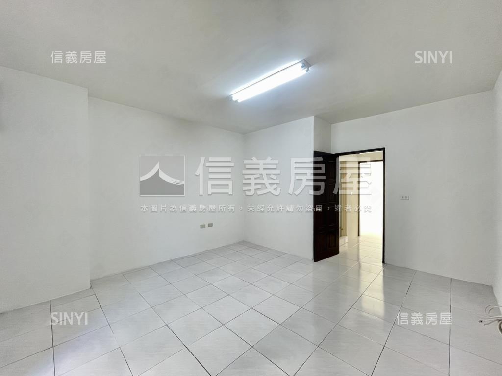 崇信街店面三房平車房屋室內格局與周邊環境