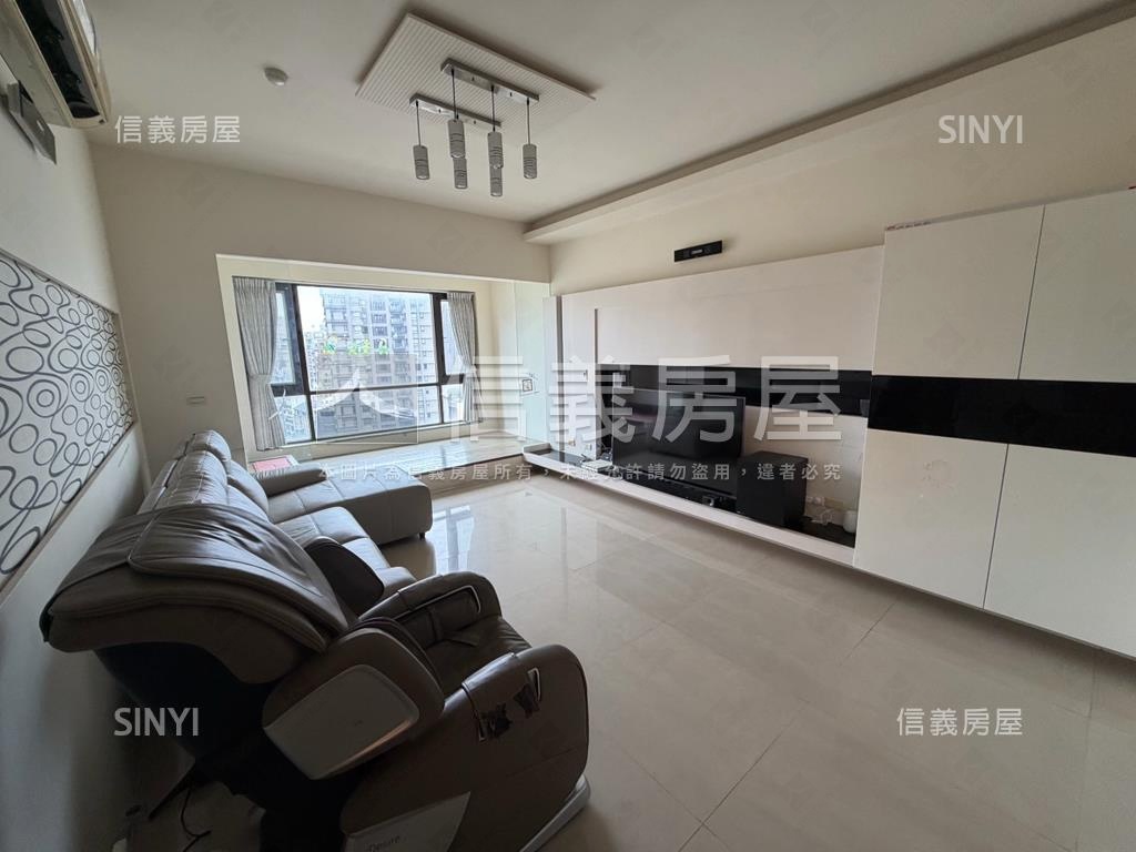 鴻觀十力公園坡平大車位房屋室內格局與周邊環境