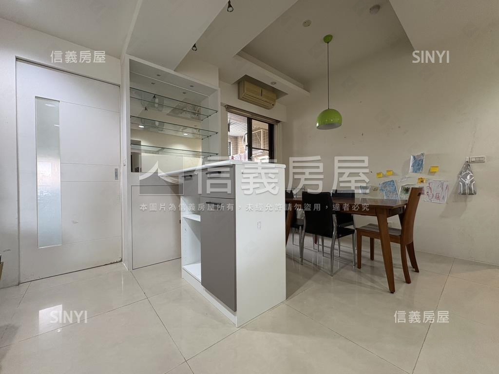 鴻觀十力公園坡平大車位房屋室內格局與周邊環境