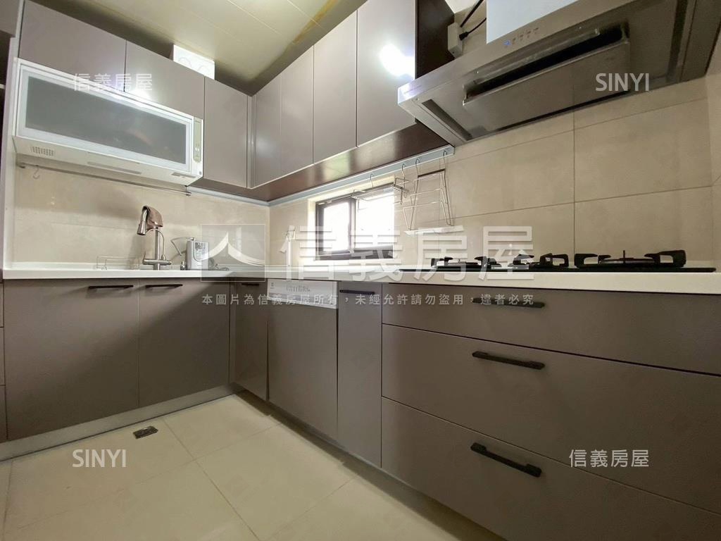 鴻觀十力公園坡平大車位房屋室內格局與周邊環境