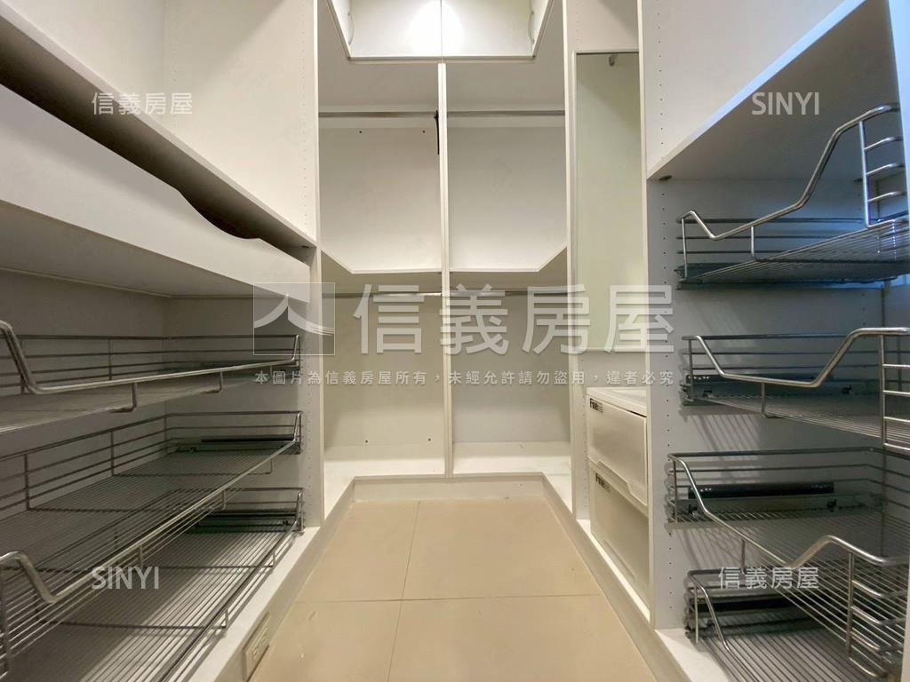 鴻觀十力公園坡平大車位房屋室內格局與周邊環境