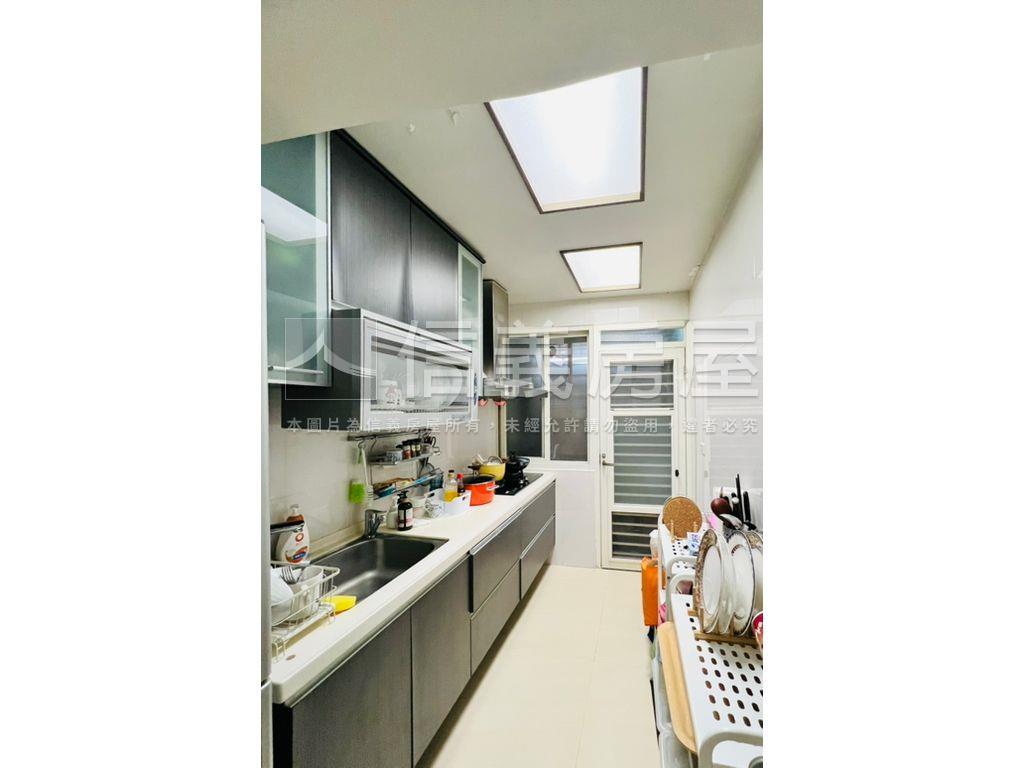 中正國中銅山靜巷面寬住辦房屋室內格局與周邊環境