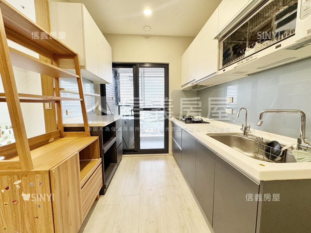 鼎山輕軌高樓美兩房車位房屋室內格局與周邊環境