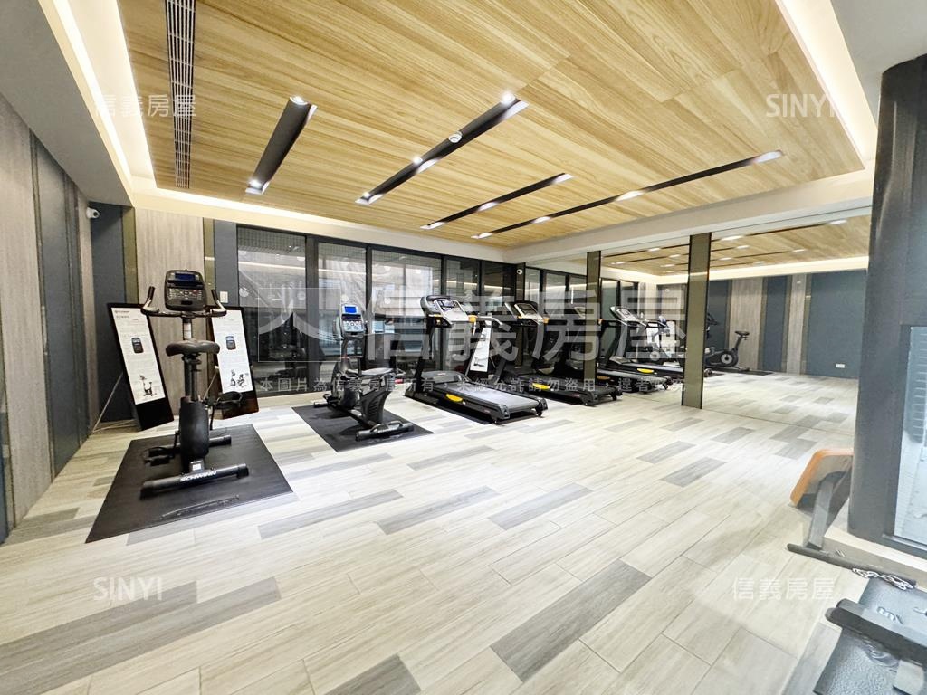 鼎山輕軌高樓美兩房車位房屋室內格局與周邊環境