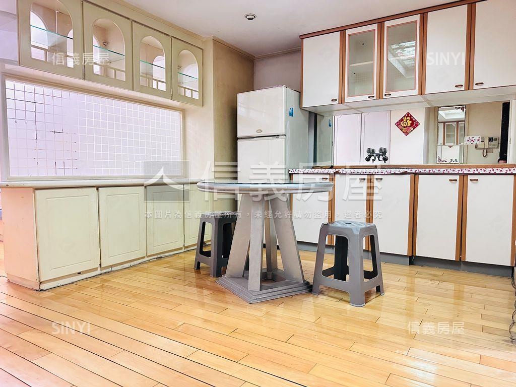 稀有釋出水晶香榭大套房房屋室內格局與周邊環境