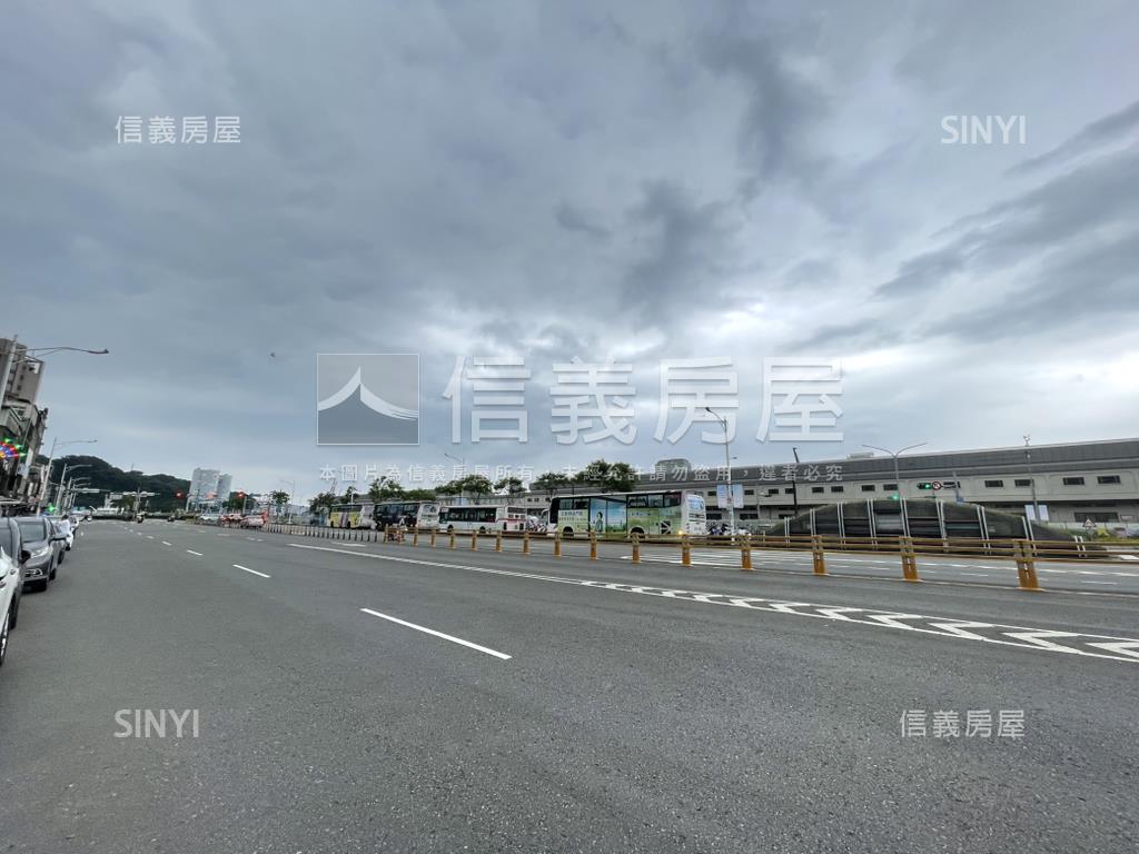 基隆火車站附近稀有小土地房屋室內格局與周邊環境