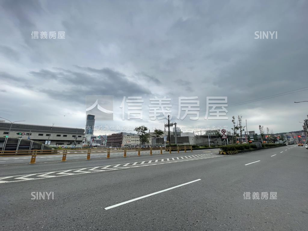 基隆火車站附近稀有小土地房屋室內格局與周邊環境