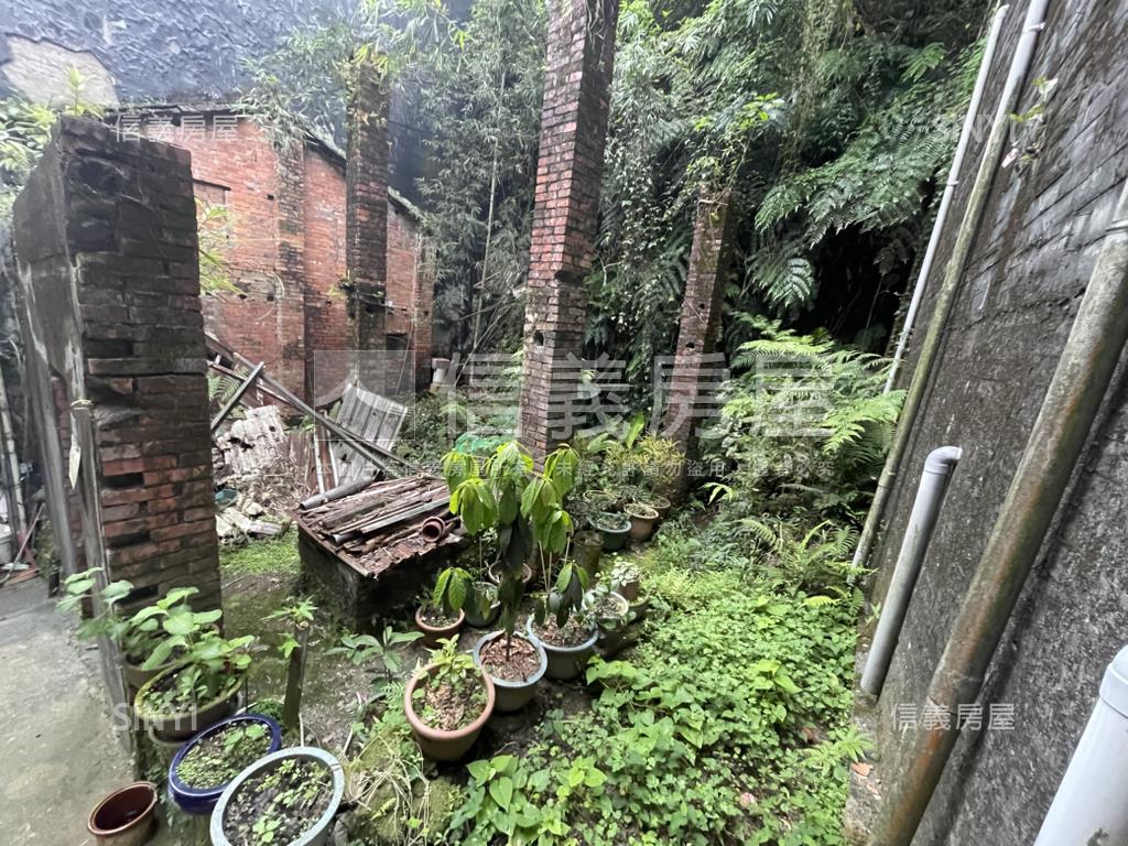 基隆火車站附近稀有小土地房屋室內格局與周邊環境