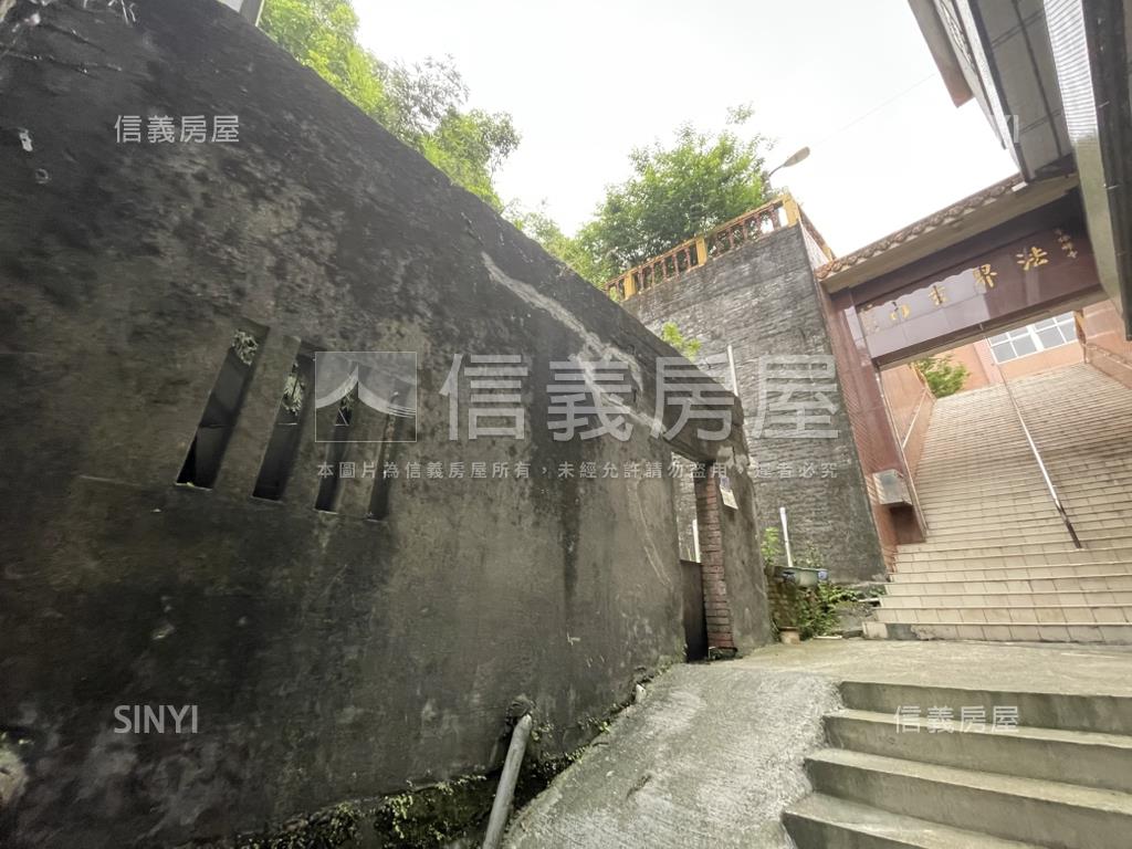 基隆火車站附近稀有小土地房屋室內格局與周邊環境