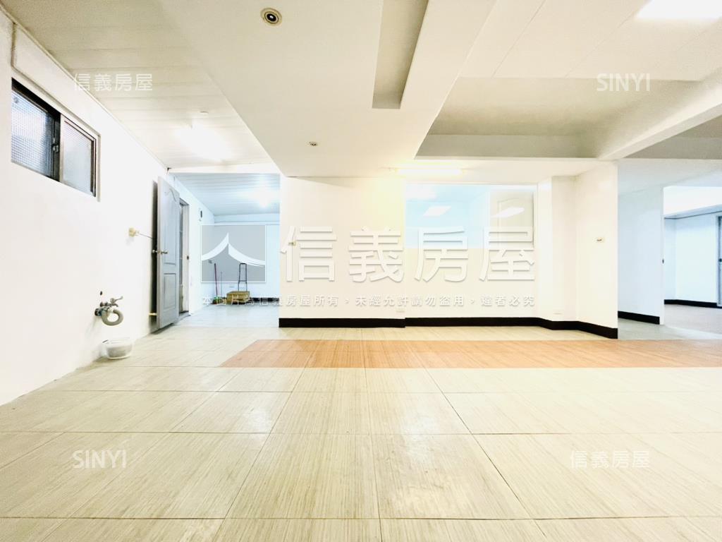 捷運小巨蛋住辦面寬大空間房屋室內格局與周邊環境