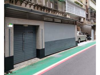 捷運小巨蛋住辦面寬大空間