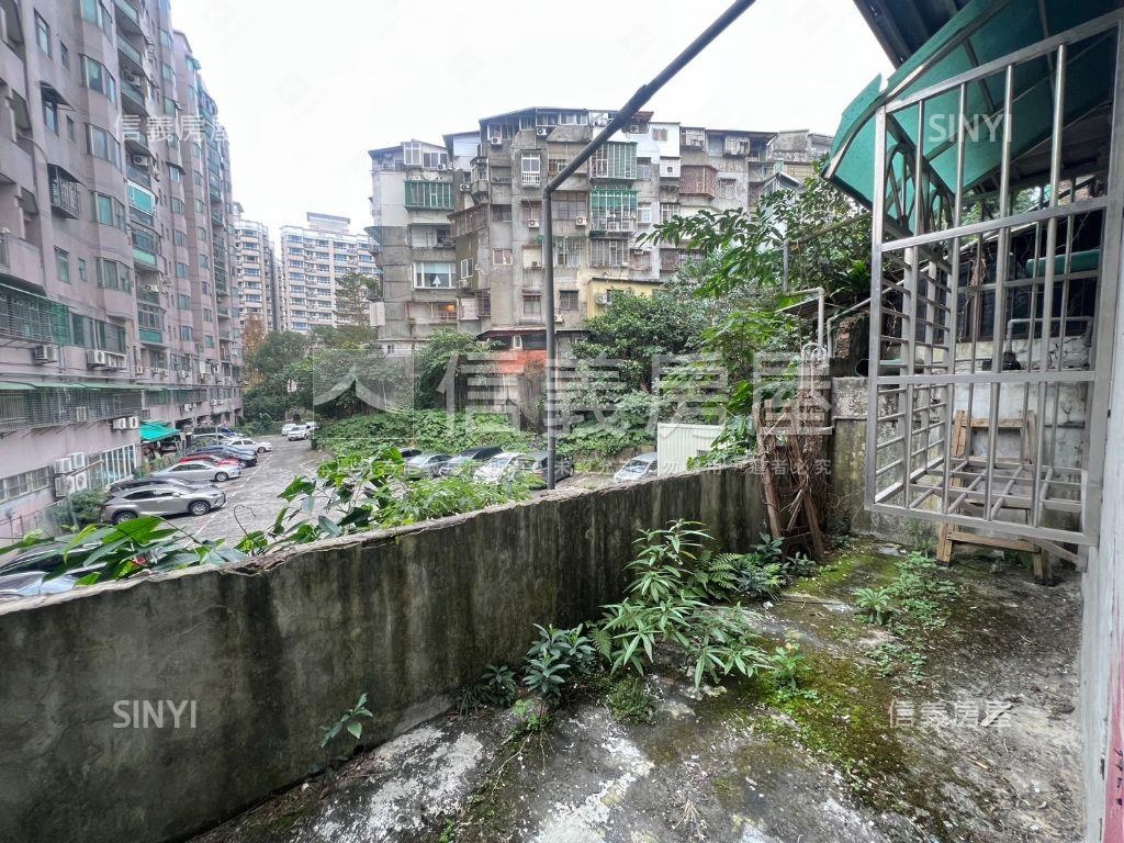 ✿中興路１００巷大一樓✿房屋室內格局與周邊環境