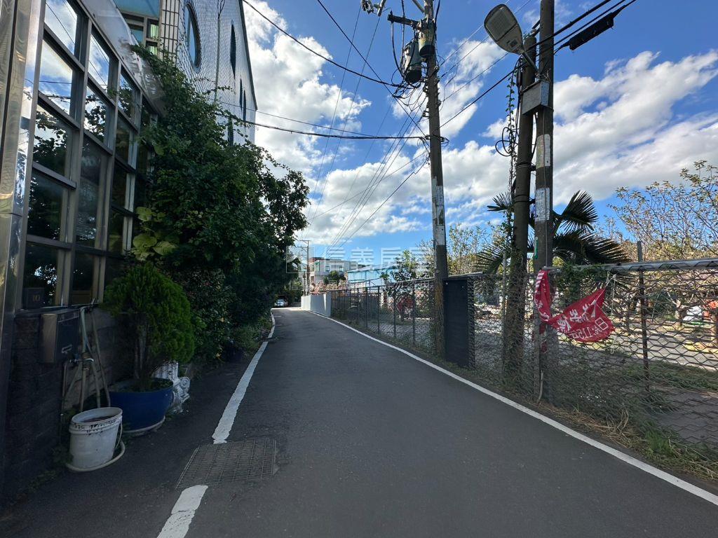 近青埔大空間前院停車美宅房屋室內格局與周邊環境