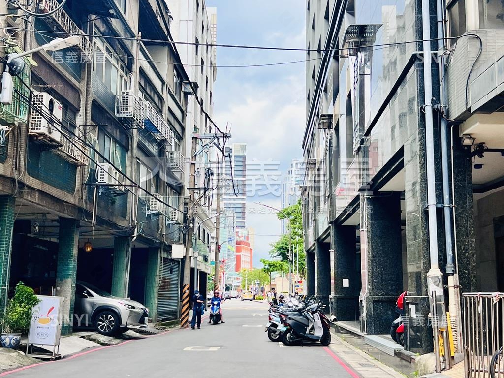 館前次頂樓絕美裝潢房屋室內格局與周邊環境