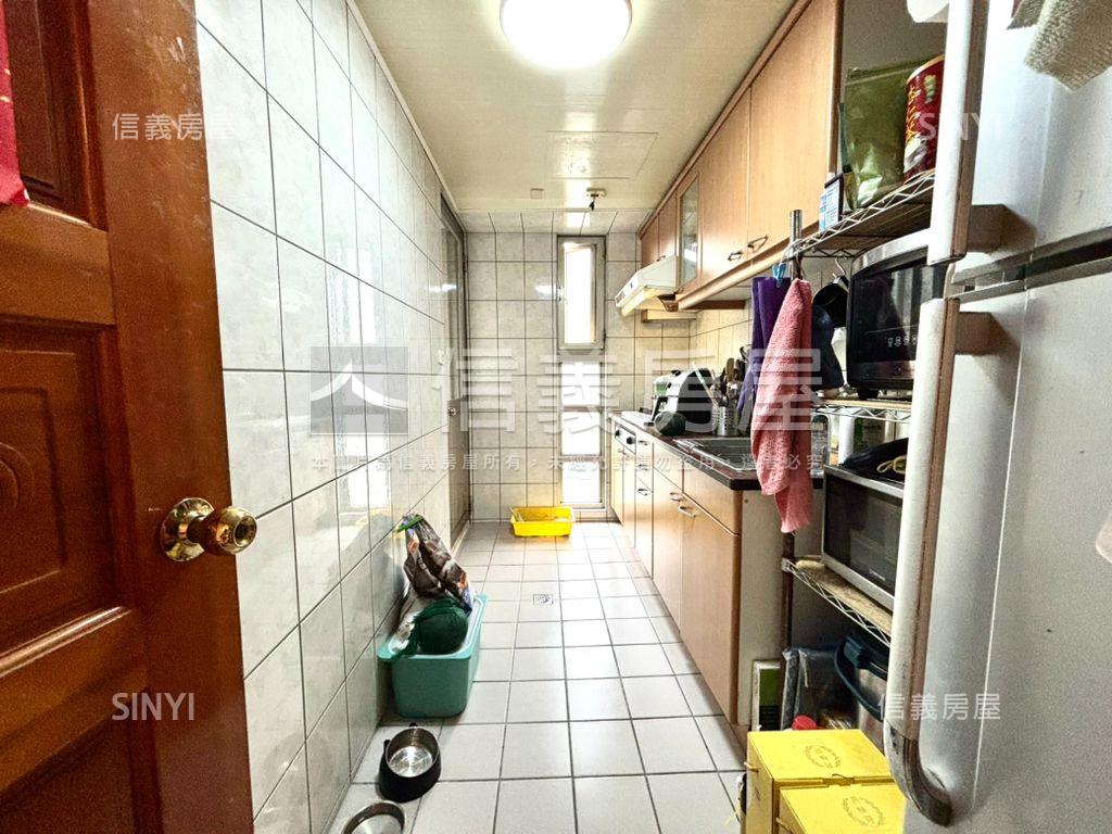 西區大三房質感美宅房屋室內格局與周邊環境