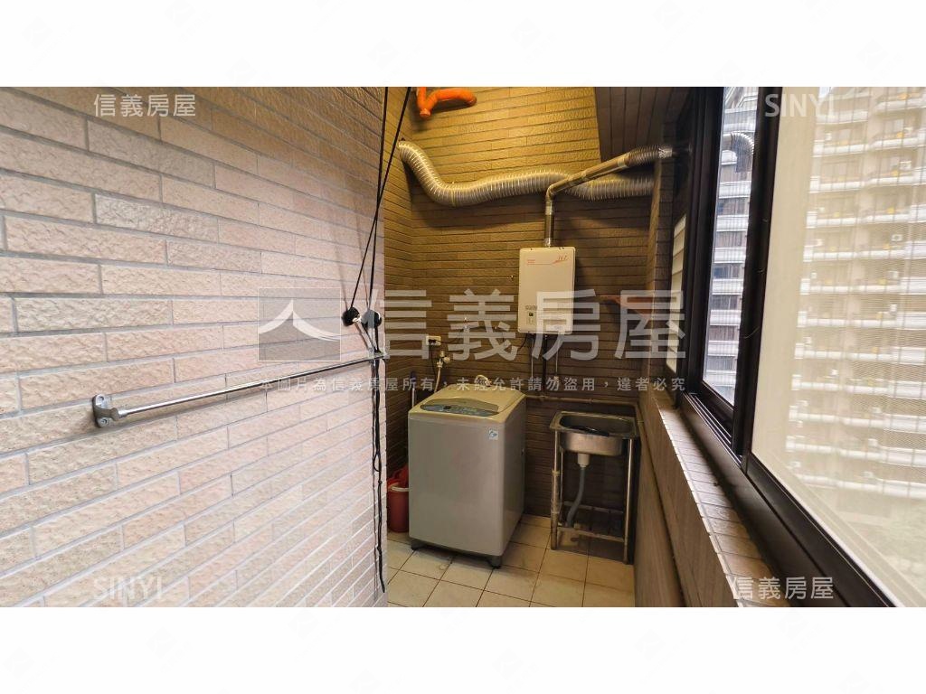 專任說ＬＡＶＩＥ朝外三房房屋室內格局與周邊環境