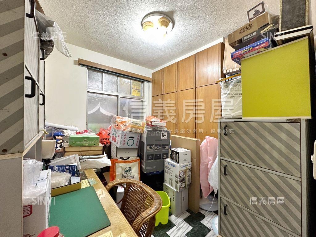 泰和街頂樓大空間房屋室內格局與周邊環境