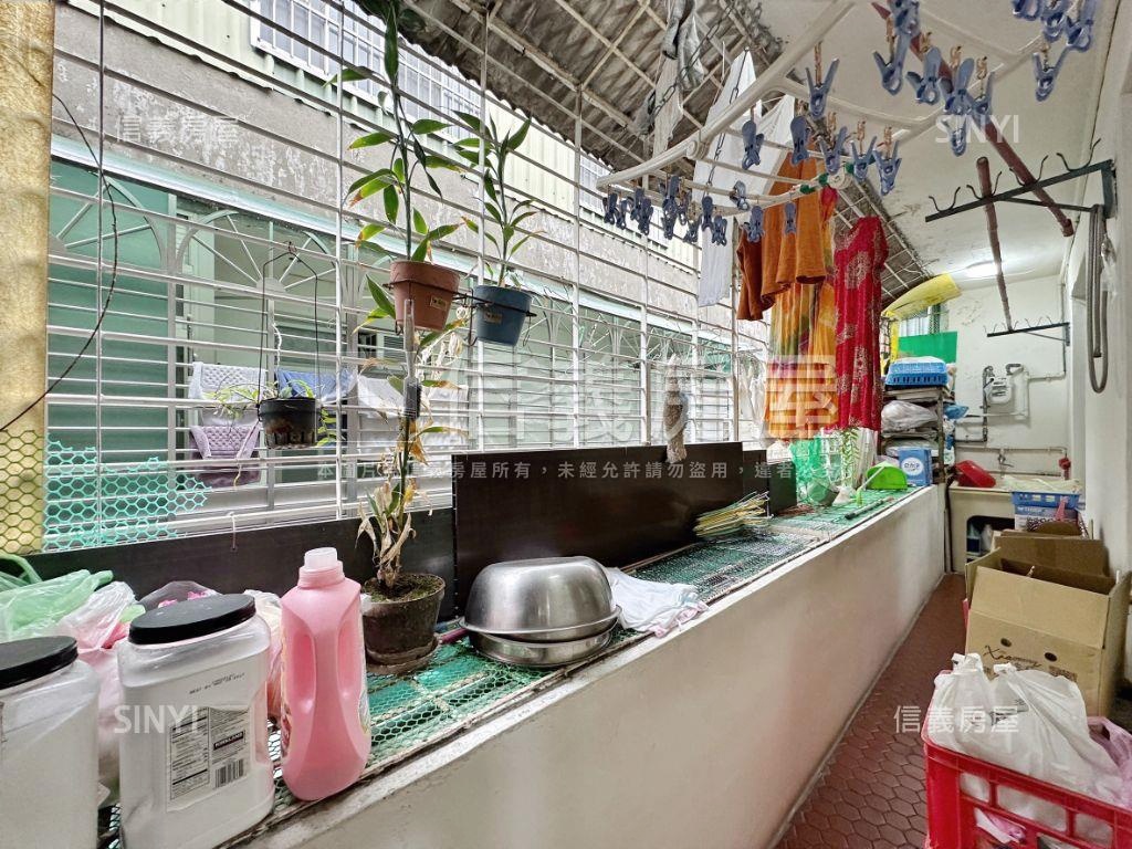 泰和街頂樓大空間房屋室內格局與周邊環境