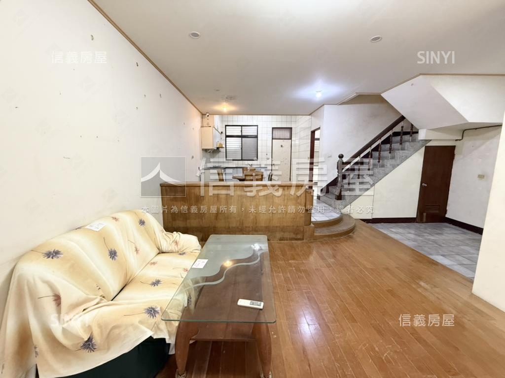 近育賢國中庭園孝親透天房屋室內格局與周邊環境