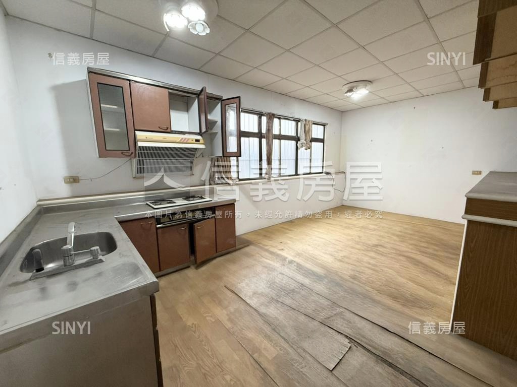 近育賢國中庭園孝親透天房屋室內格局與周邊環境