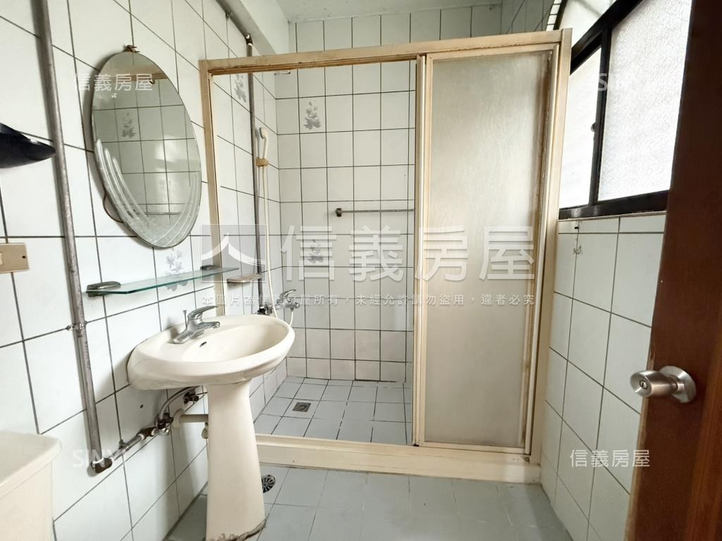 近育賢國中庭園孝親透天房屋室內格局與周邊環境