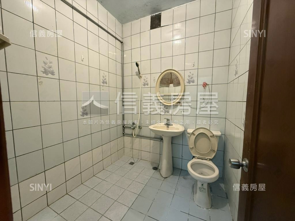 近育賢國中庭園孝親透天房屋室內格局與周邊環境