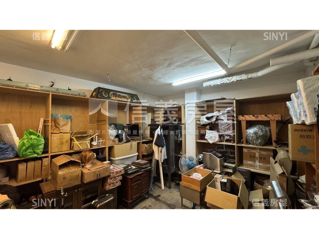 通化三角窗質感店面房屋室內格局與周邊環境